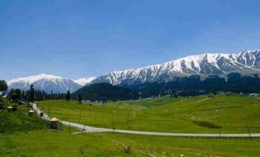 Katra to Kashmir Tour: Vaishno Devi & Gulmarg Trip